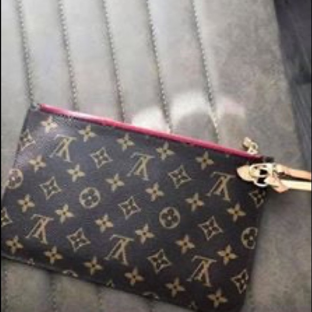 Louis Vuitton Monogram Pouchette